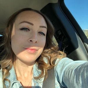 Meet your Posher, Desiree